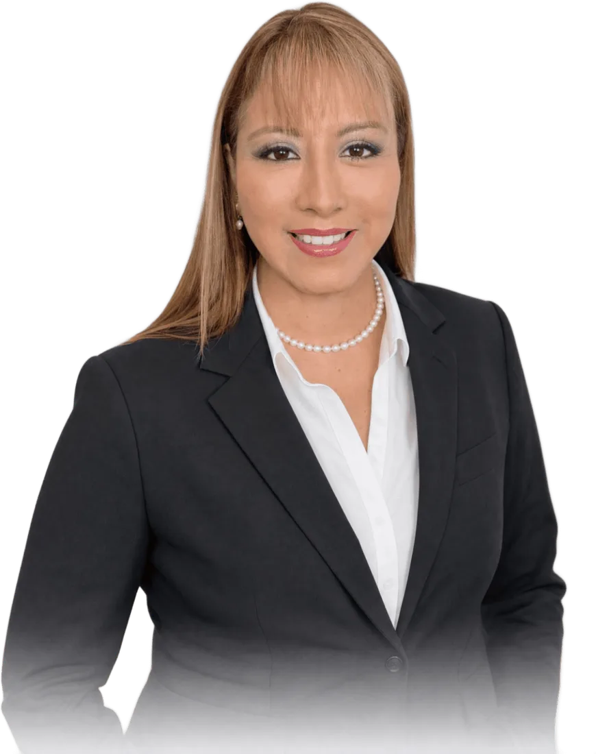 Cathy Halaszi de frente, con blazer